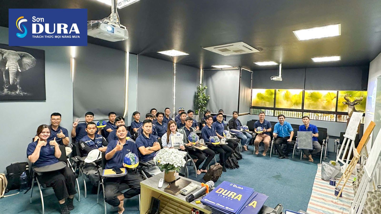 Workshop thi công sơn hiệu ứng tại Thiết Thạch Group