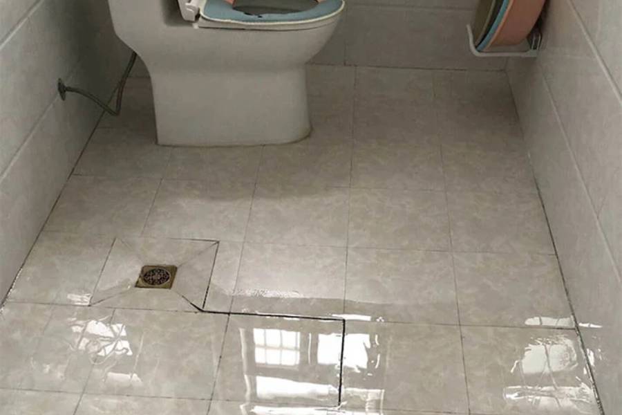 Có nhiều nguyên nhân khiến nhà vệ sinh bị thấm 